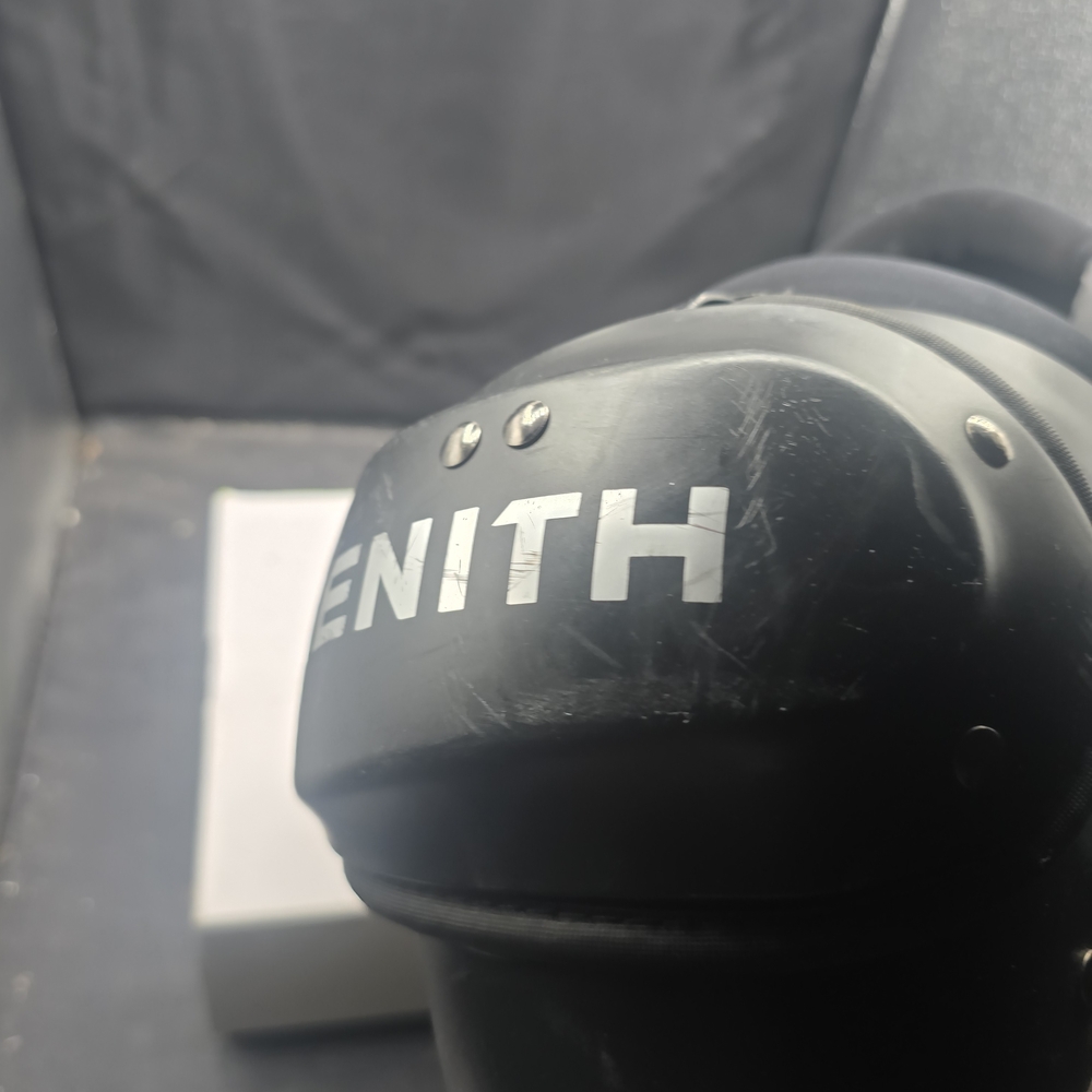 Zenith Black Small Protective Gear - Picture 7 of 9